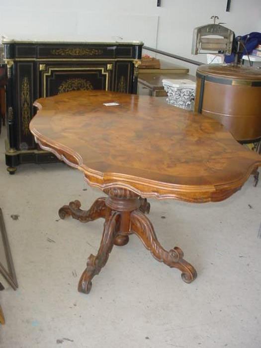 1800's Oyster inlaid French Table