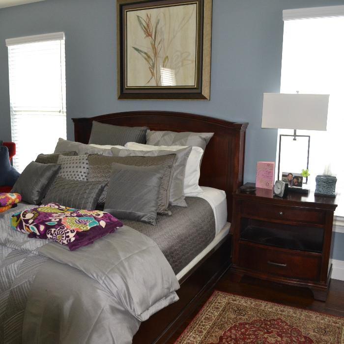Gorgeous Queen Bed, Dark Walnut Headboard and Footboard, Matching Dressers and Nightstands, Contemporary Lamps
