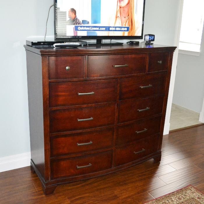 Dark Walnut Dresser or Chest o' Drawers, Matches Night Stands and Headboard