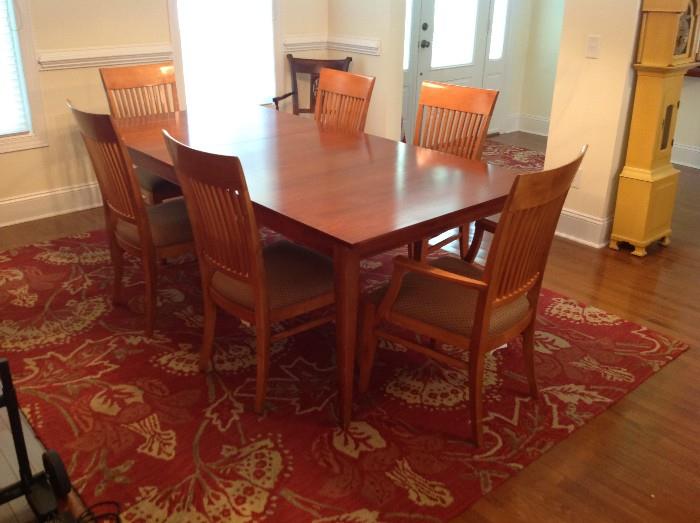 Ethan Allen Dining Table / 6 Chairs (2 captain's chairs) / 1 leaf $ 500.00