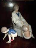 MOTHER & CHILD PORCELAIN FIGURINE
