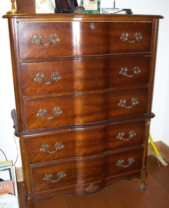 Here is the Bassett Chest of drawers - all original pulls, serpentine fronts.