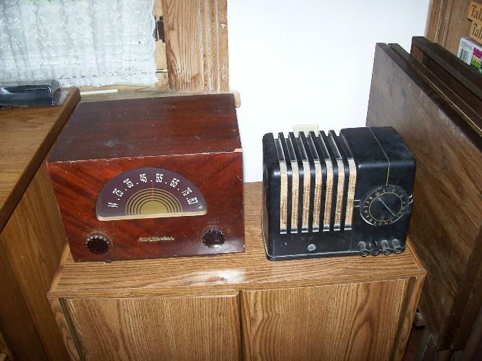 We have several vintage radios in original condition....