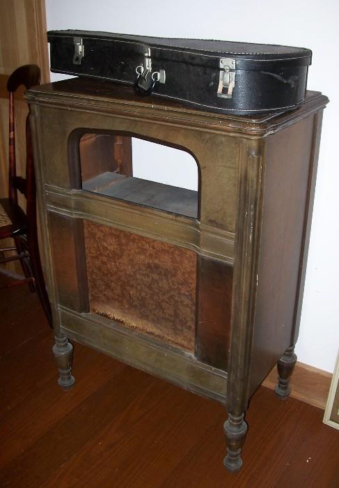 Old radio cabinet - I know you "up-cyclers" can turn this into something great!