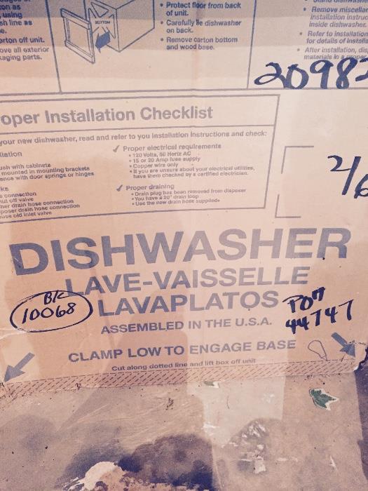 Dishwasher - new in box (Whirlpool - black)