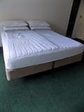 Englander King size mattress set