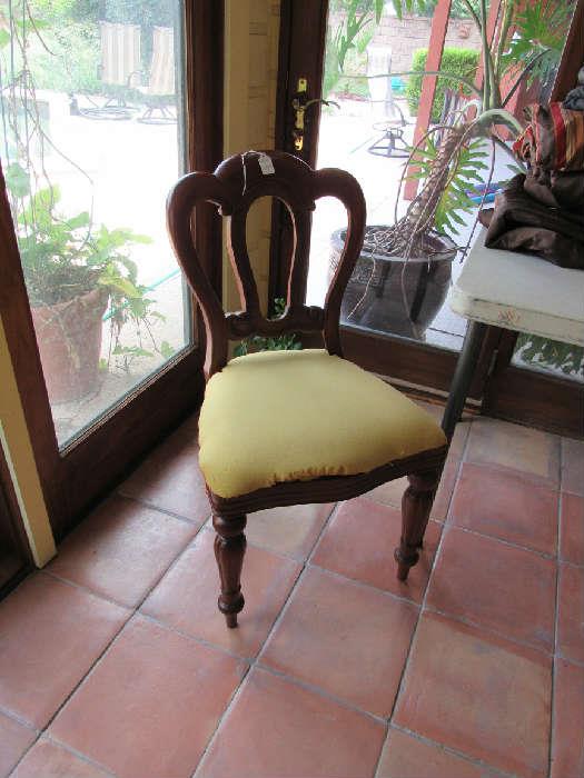 antique chair $10