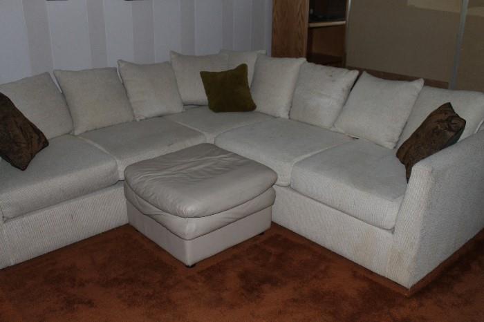 SECTIONAL COUCH WITH PILLOWS