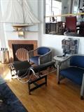 Knoll chairs & Le Corbusier style lounge chair