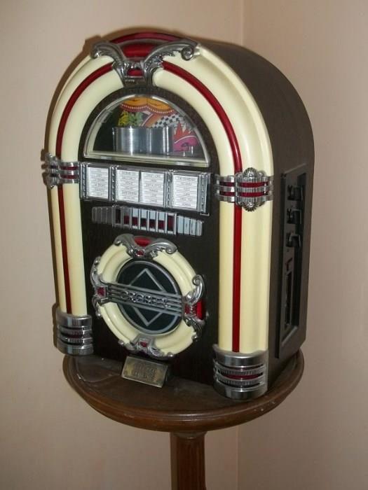 Crosley 100th Anniversary (1890-1990) retro juke box radio/cassette player.
