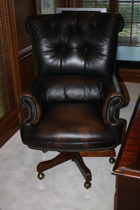 LARGE LEATHER WING BACK OFFICE CHAIR