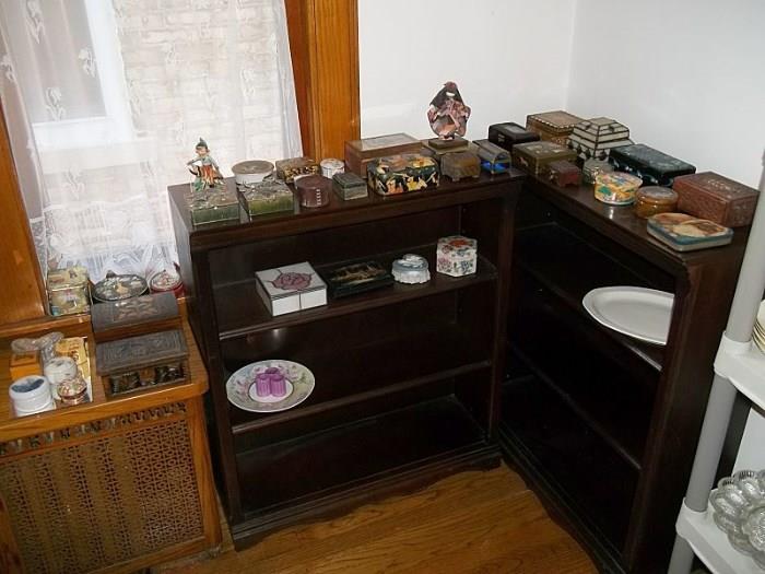 Nice quality matching pair of bookcases and an amazing collection of exotic boxes.