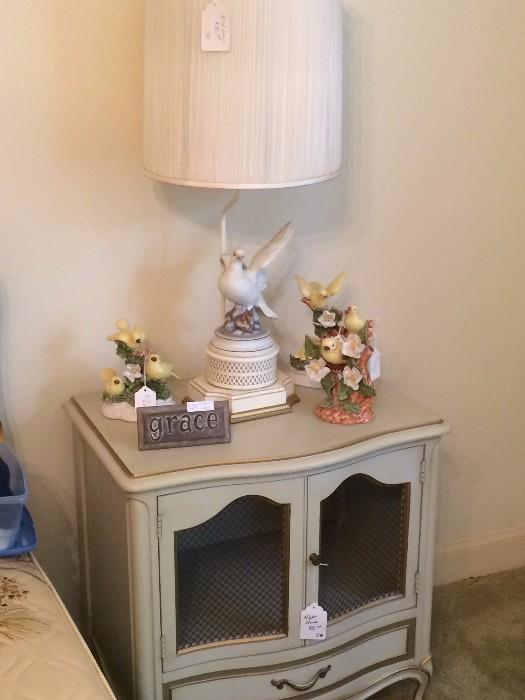 White French Provincial side table has matching vanity