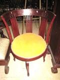 ANTIQUE ROUND CHAIR