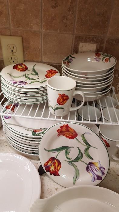 American Atlier Tulip Dishes