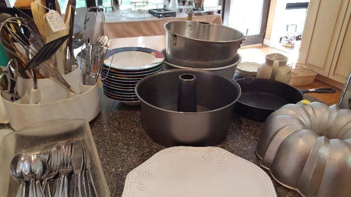 Lots of great cookware