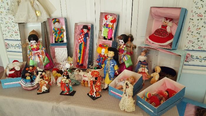 Lots of dolls including many Madame Alexander and Effanbee