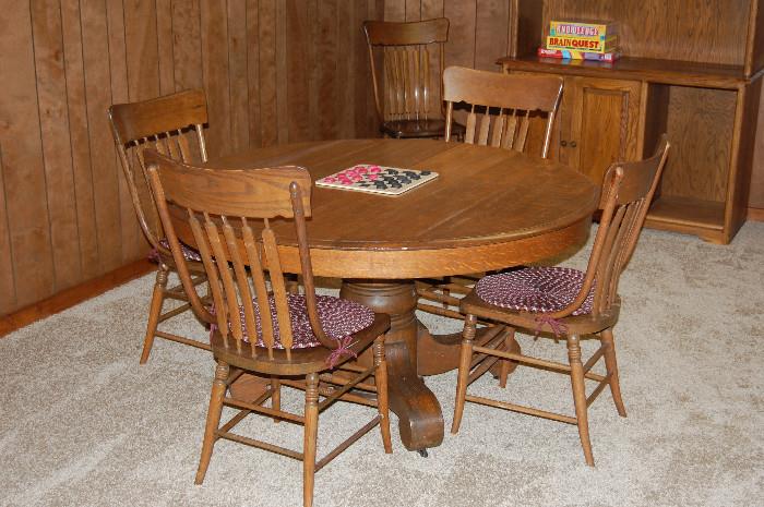 Antique oak table 5 chairs