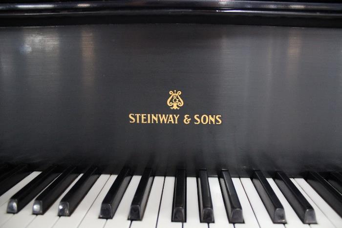 A19 #1 Steinway & Sons 5’101/2 Model “O”
1916 Balck Satin Baby Grand Piano #178413 Condition of 10
