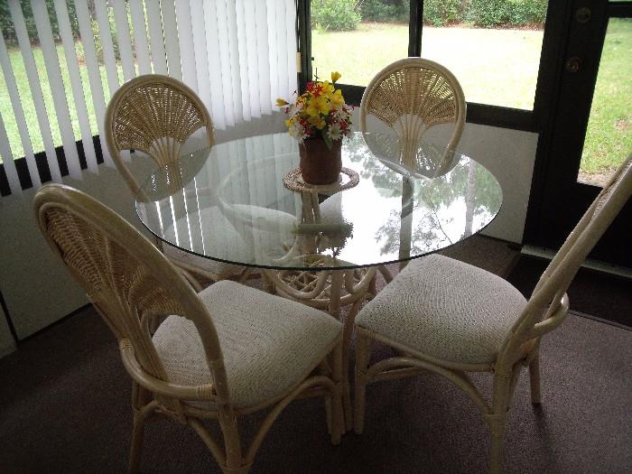 Rattan dinnette set with 4 chairs