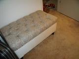Bench/ottoman storage