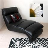 Lovely Lounger in Excellent Condition, Signed Oil Painting and Chic Black and White Rug