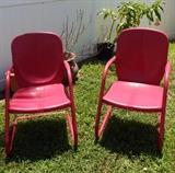 Vintage Metal Lawn Chairs in very good condition