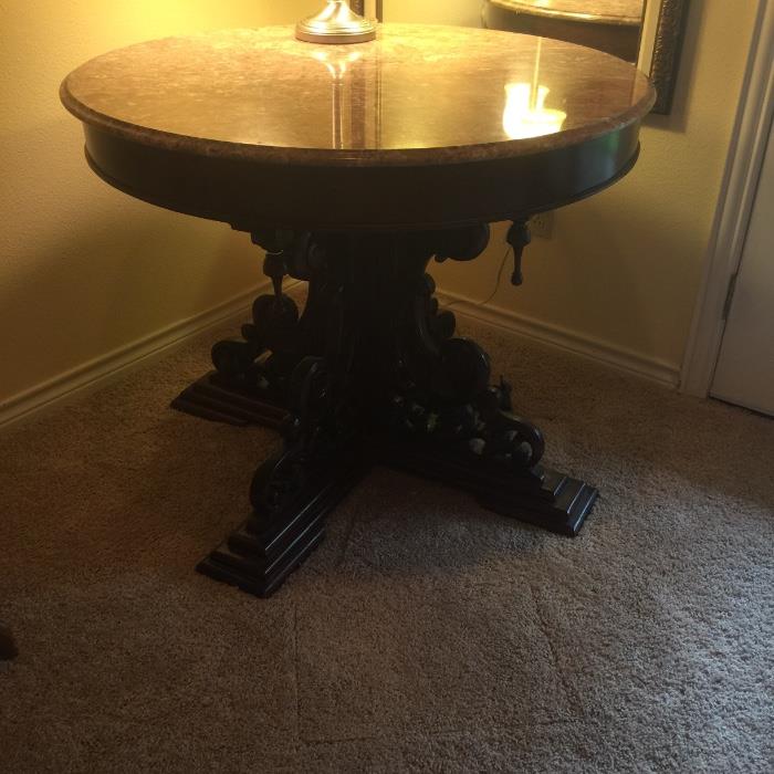 Lovely antique reproduction pedestal table, great for a large entry way!