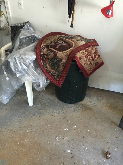 RUGS