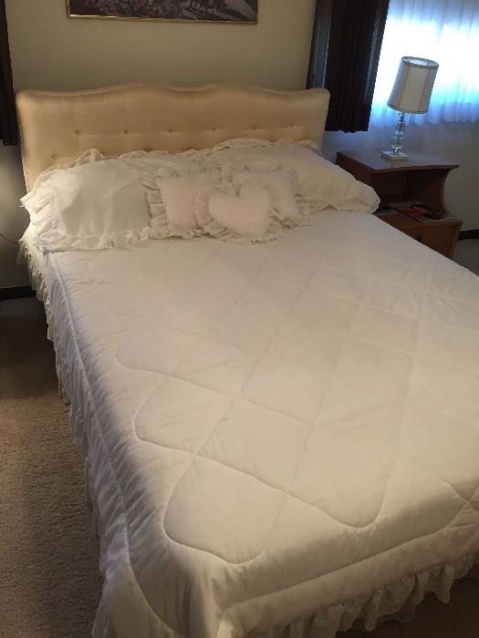 FULL SIZE BED