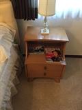 BLONDE WOOD NIGHTSTAND