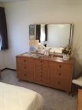 MID-CENTURY MODERN BLONDE WOOD LONG DRESSER WITH MIRROR (MIRROR CRACKED)