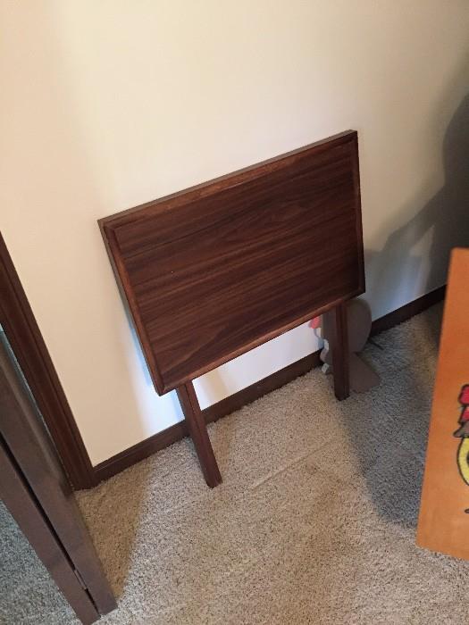 TV TABLE