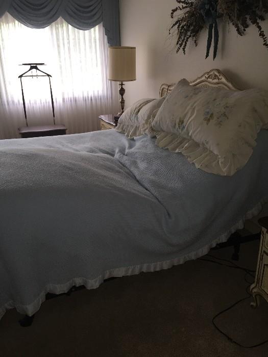 CRAFTMATIC 1 ADJUSTABLE MATTRESSES ( TWO SEPARATE SIDES ADJUSTED INDIVIDUALLY)