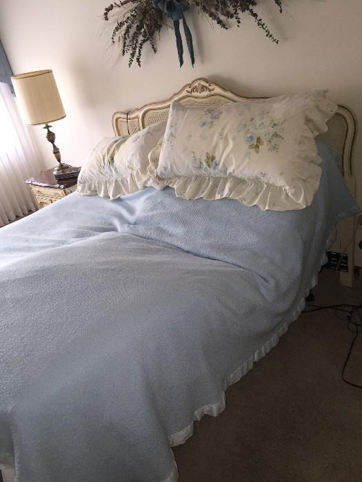 CRAFTMATIC 1 ADJUSTABLE MATTRESSES ( TWO SEPARATE SIDES ADJUSTED INDIVIDUALLY)