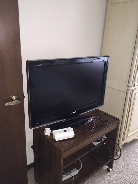 SHARP AQUOS FLATSCREEN TV