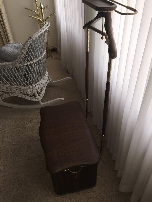 MENS WARDROBE VALET STAND