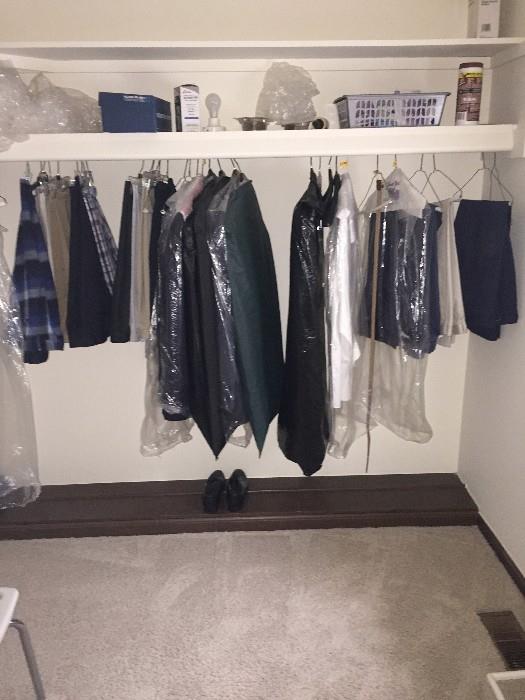 MENS CLOTHING SIZE LARGE