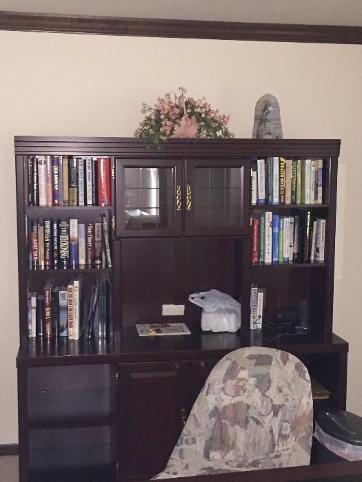 OFFICE DESK WITH HUTCH