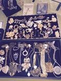 COSTUME & VINTAGE JEWELRY EARRINGS, RINGS, NECKLACES, BRACELETS AND BROOCHES
