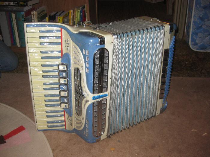 BLUE WHITE MADE IN ITALY ACCORDION-MINT