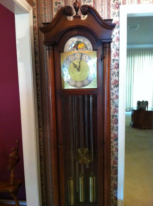 Wouldn't this grandfather clock look beautiful in your entry way?