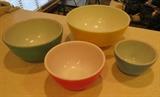 Vintage Pyrex Primary nesting bowl set SWEET