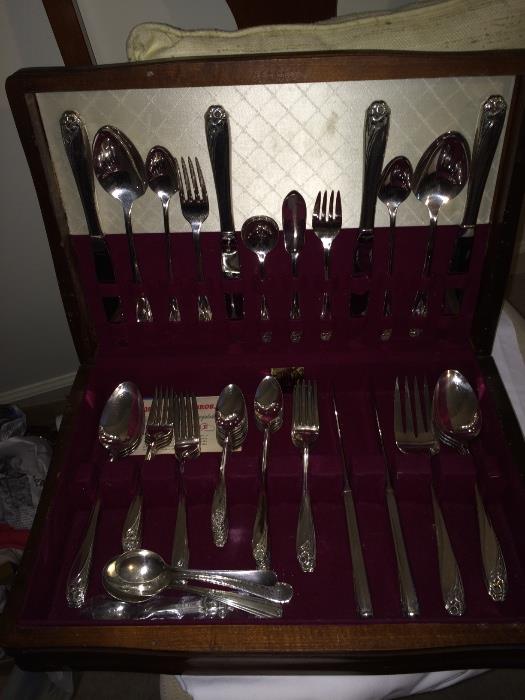 Rogers "Daffodil" silver plated flatware