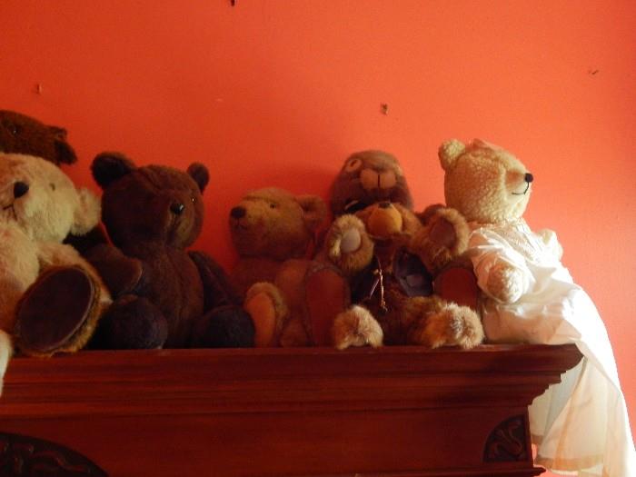 Again, many collectible bears!