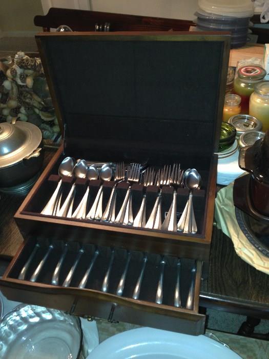 Pewter flat ware service