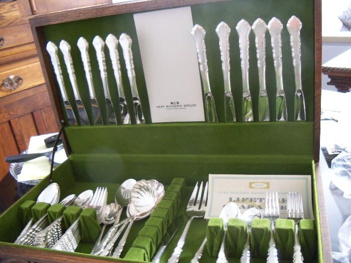 set of 12 1847 Rogers Bros silverplate silverware with case