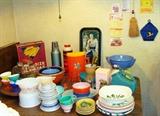 Bauer Fiesta California Glasbake Melmac Pacific Pottery Handle Spout Batter Nesting Mixing Bowl Bowls Restaurant China Coca Cola Tray General Store Advertising Box Thermos Tupperware Pitcher Jug Sherbet Custard 7 Up Uncola Glasses