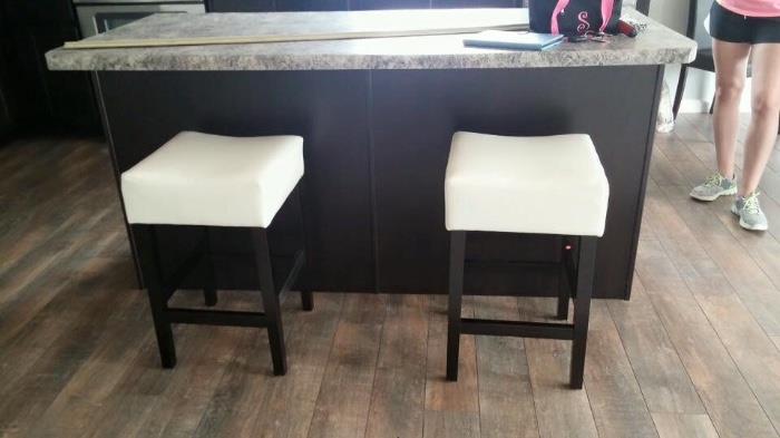 2 new counter height stools