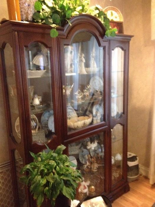 china cabinet & collectibles
